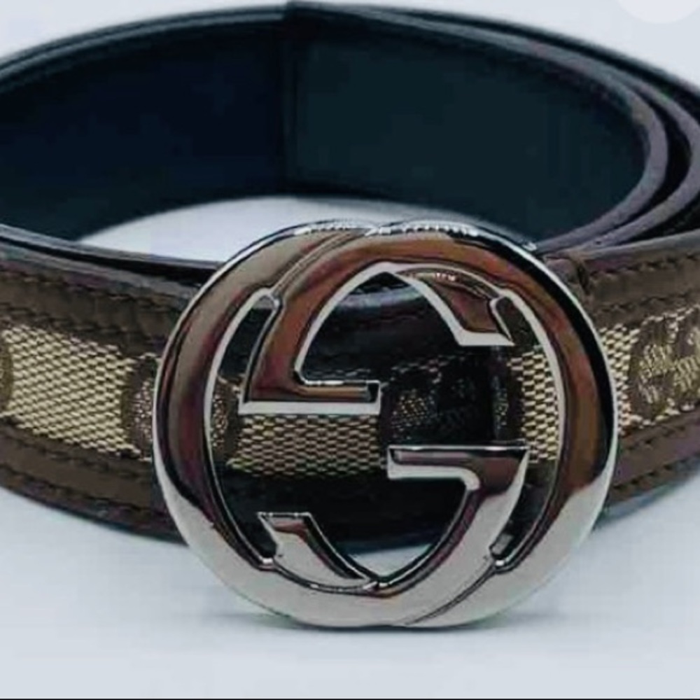 Interlocking Big Silver Gucci Logo Ladies  Belt.. Made In Italy Size 26”